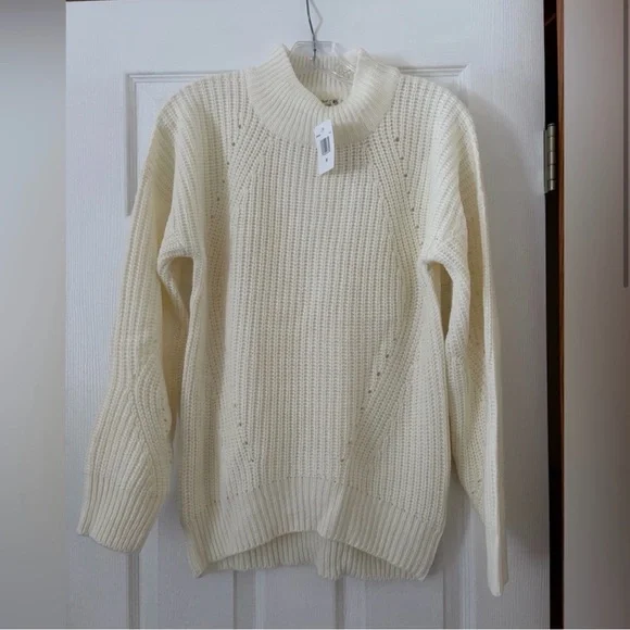 NWT- Women's Sweater Collection - Picture 8 of 11